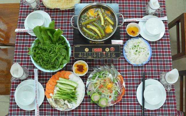 Quán Ăn Lẩu Bò Năm Hiền