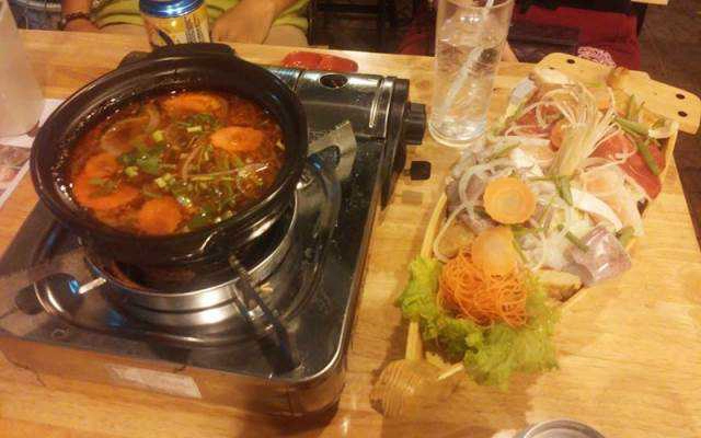 Quán Ăn Lẩu Thuyền