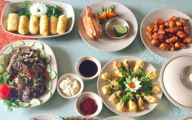 Quán Ăn Loving Hut - Cơm Chay - Tố Hữu