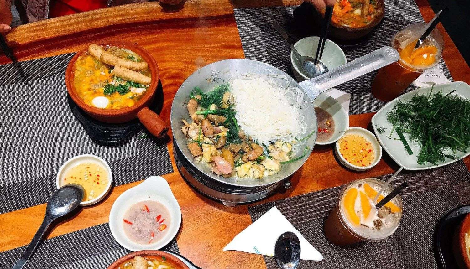 Quán Ăn M'M - Food & Drink