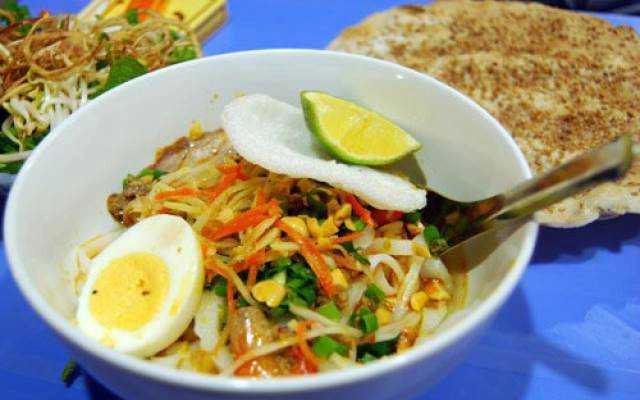Quán Ăn Mì Quảng Bà Luận