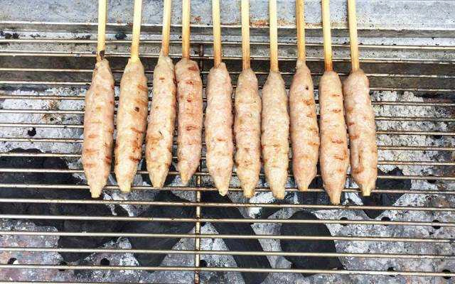 Quán Ăn Nem Nướng Phú Ngọc
