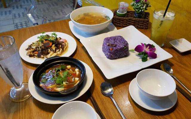 Quán Ăn Ngọc Hương Cội Nguồn - Vegetarian Cuisine