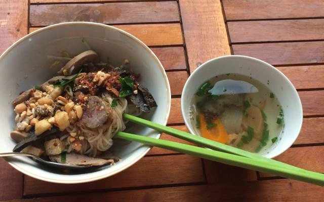 Quán Ăn Ngọc Trân - Hủ Tiếu & Cháo Lòng