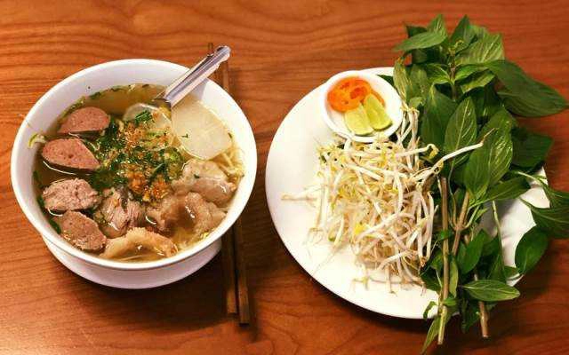 Quán Ăn Nguyên Quán - Hủ Tiếu Bò Viên