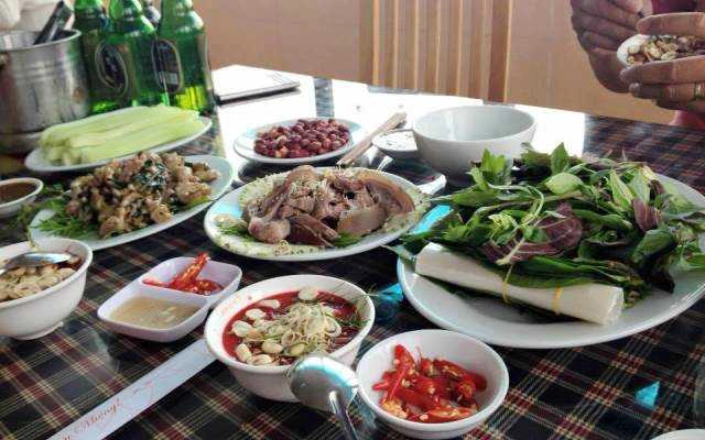 Quán Ăn Nhà Hàng Nổi Hồng Phú