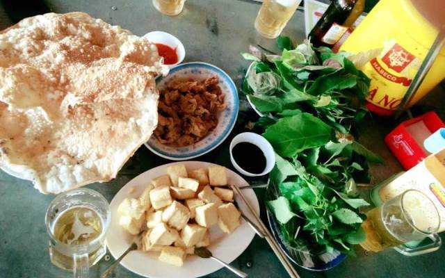 Quán Ăn Nhà Sàn Phương Hằng - Bia, Lẩu & Cơm Bình Dân