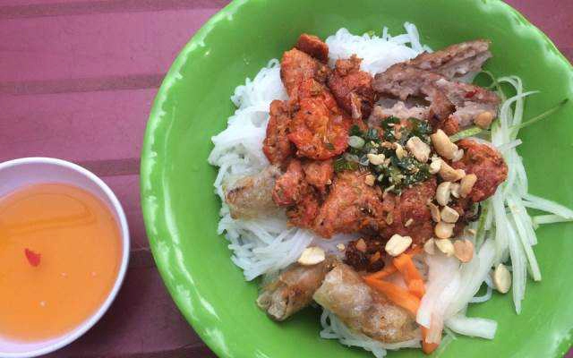 Quán Ăn Pé Múp - Bún Thịt Nướng & Nem Lụi