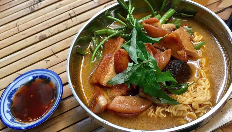 Quán Ăn Phá Lấu Bò A Thụn - Nam Phước