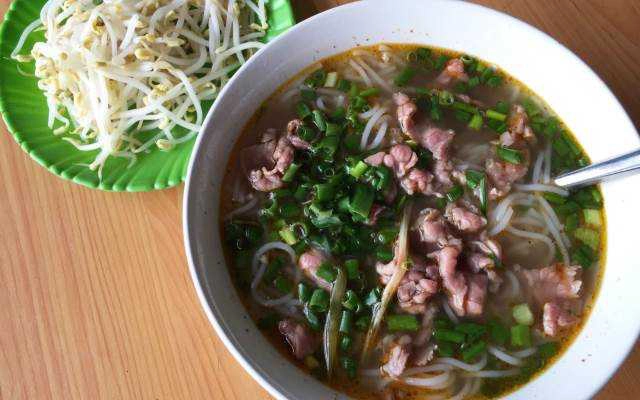 Quán Ăn Phở Tái & Nạm - Hoàng Quốc Việt