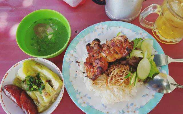 Quán Ăn Phương Chiến Ngã Tư - Cơm Bình Dân