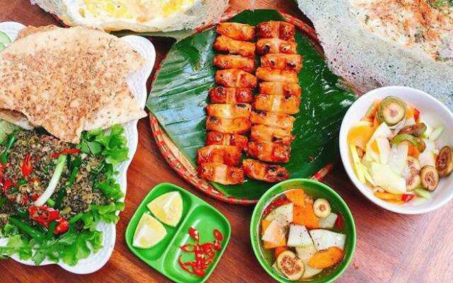 Quán Ăn Quà Quê Quán - Ẩm Thực Huế Hương Giang