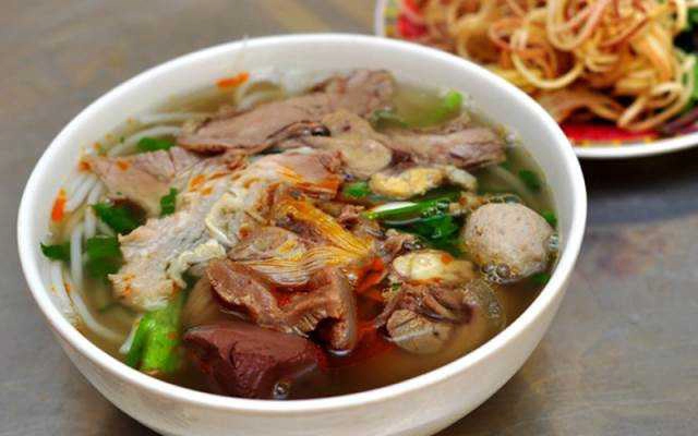 Quán Ăn Quán Bốn Râu - Bún Bò Gân