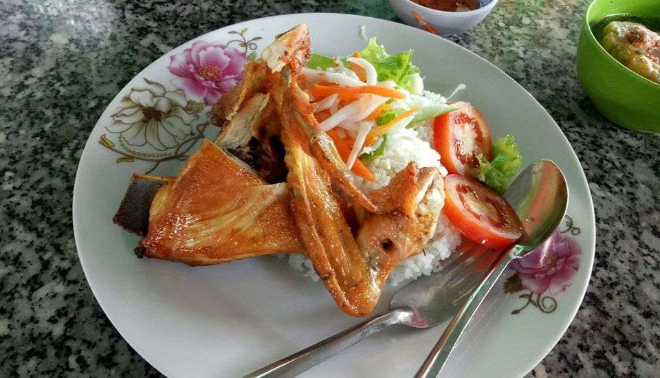 Quán Ăn Quán Cơm Cây Bàng - Cơm Gà & Cơm Sườn