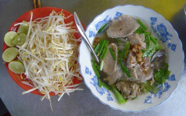 Quán Ăn Quán Hủ Tiếu Út Bạch Lan