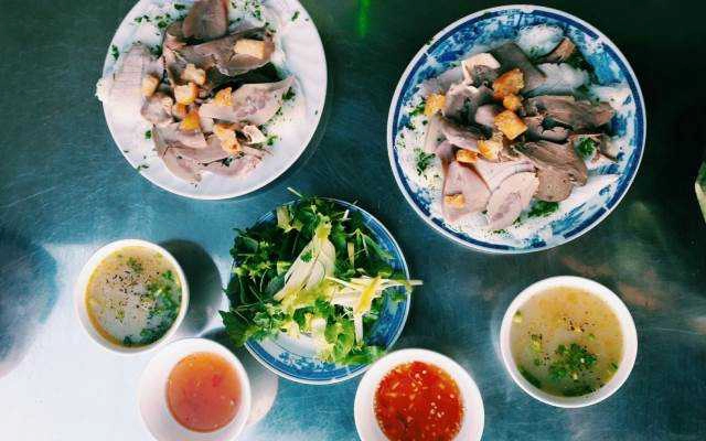 Quán Ăn Quán Mẫn - Bánh Hỏi Lòng Heo