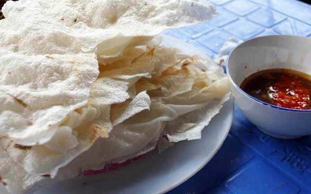 Quán Ăn Năm Gỗ - Mì Quảng & Bánh Đập