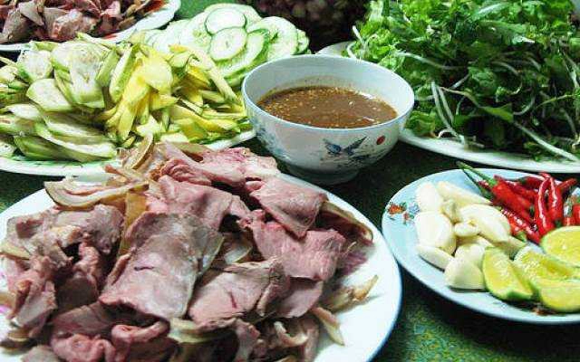 Quán Ăn Quán Vi - Bê Thui & Bún Bò Huế