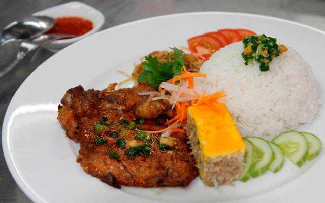 Quán Ăn Sáu Phượng - Cơm, Cháo Lòng & Bánh Canh