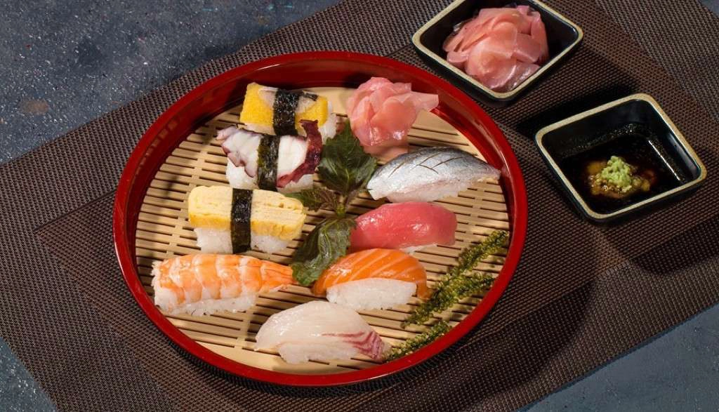 Quán Ăn Sushi Đường Phố