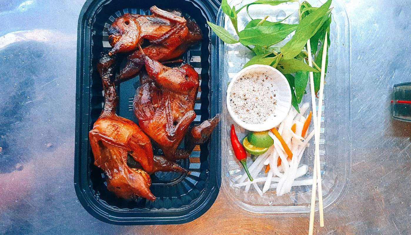 Quán Ăn Trai Đẹp Bán Cút