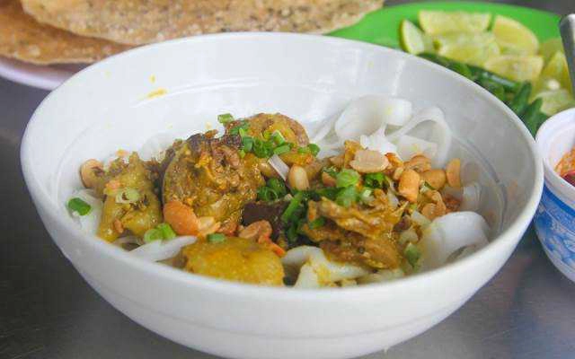 Quán Ăn Triệu Thế - Cháo Lòng & Mì Quảng