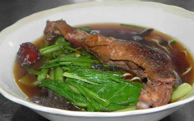 Quán Ăn Tư Sơn - Mì Vịt Tiềm & Gà Ác