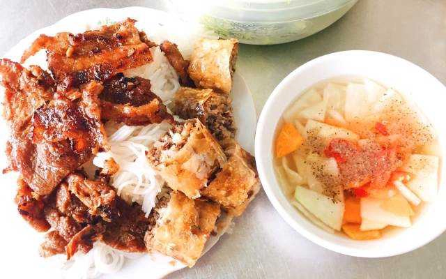 Quán Ăn Tùng Hằng- Bánh Cuốn & Bún Chả Nem Nướng