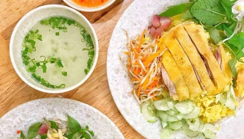 Quán Ăn Tuyết Nhung - Cơm Gà Phú Yên - Nguyễn Hoàng