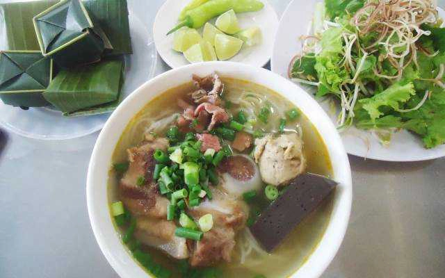 Quán Ăn Vân Hường - Bún Bò Huế - Nguyễn Tất Thành