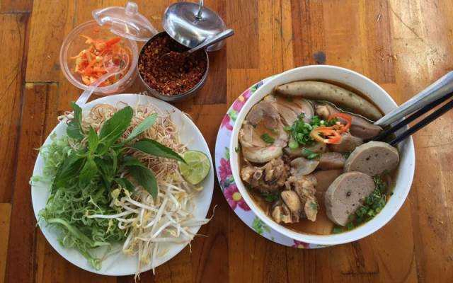 Quán Ăn Vân Hường - Bún Bò Huế