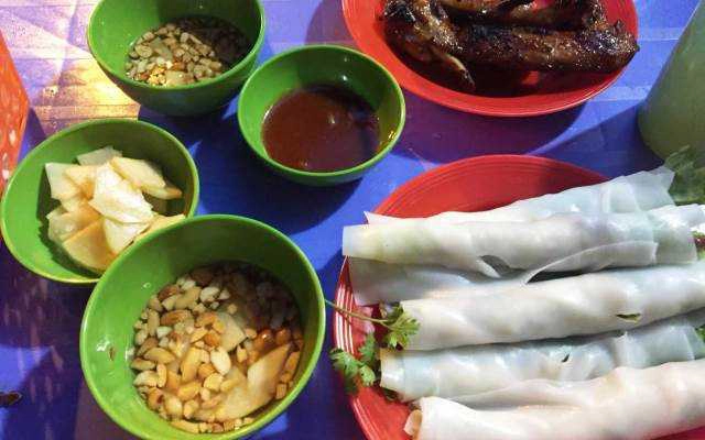 Quán Ăn Vặt - Nguyễn Quý Đức