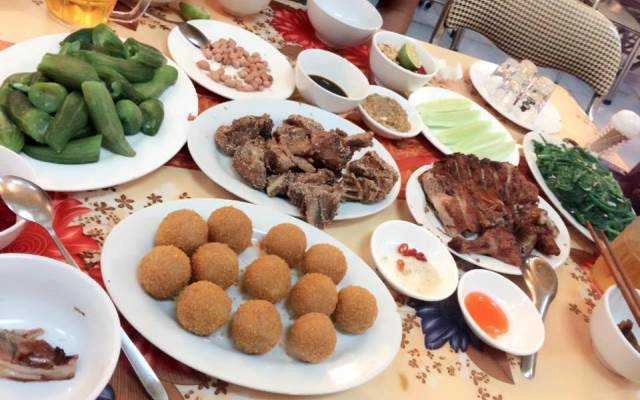 Quán Ăn Vịt Cỏ Thảo Béo