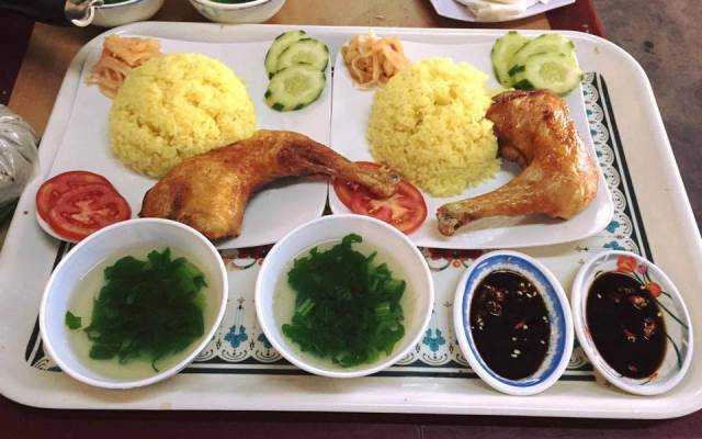 Quán Ăn Vườn Xanh Quán - Cơm Gà