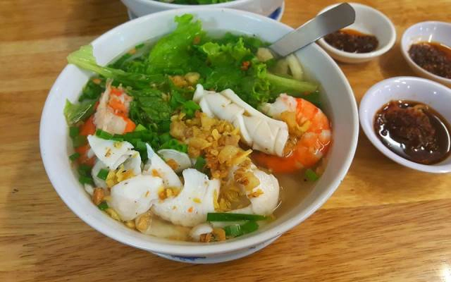 Quán Ăn Quán Ba Chấm - Hủ Tiếu Hồ - Bến Vân Đồn