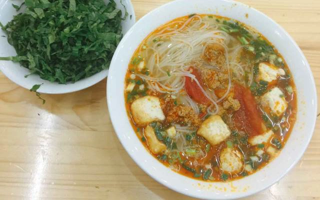 Quán Ăn Quán Bà Nguyệt - Bún & Món Ăn Vặt