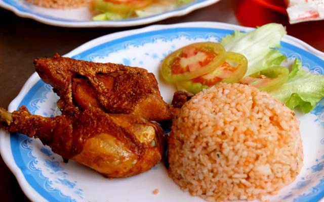 Quán Ăn Cơm Gà Bùi A Sơn - Nguyễn Sinh Cung