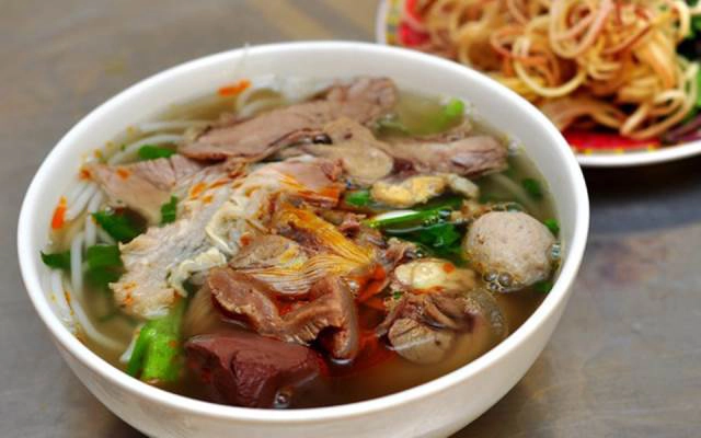Quán Ăn Quán Cẩm - Mì Quảng & Bún Bò
