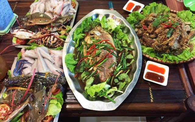 Quán Ăn Quán Cây Đa -  Lẩu & Bún Hải Sản