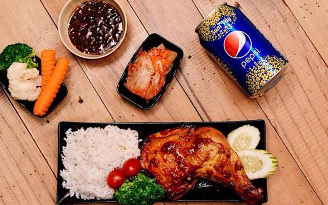 Quán Ăn Cơm Gà Cây Xăng - Tạ Quang Bửu