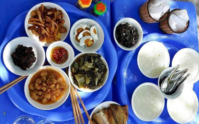 Quán Chã - Cháo Trắng, Cá Mặn & Trứng Muối