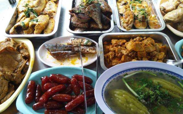 Quán Cơm Cây Đề