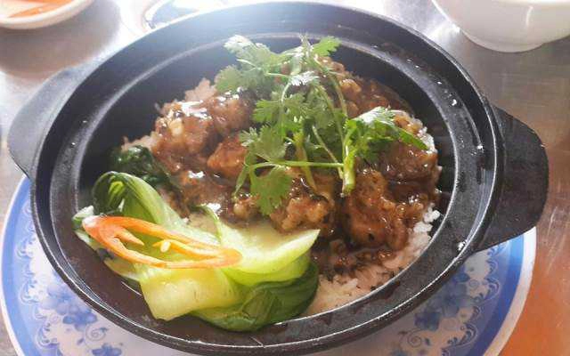 Quán Cơm Cơm Niêu Tay Cầm Michelin