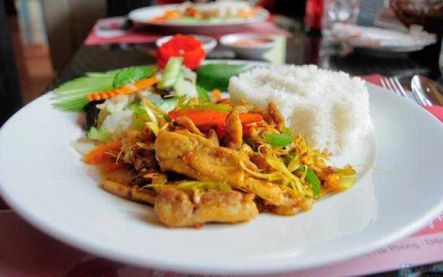 Quán Cơm Điểm Tâm & Cơm Trưa - Lý Chính Thắng