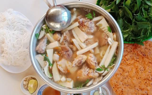 Quán Ăn Quân - Cơm Gà Xối Mỡ, Lẩu Gà Mái Dầu & Lẩu Vịt Xiêm
