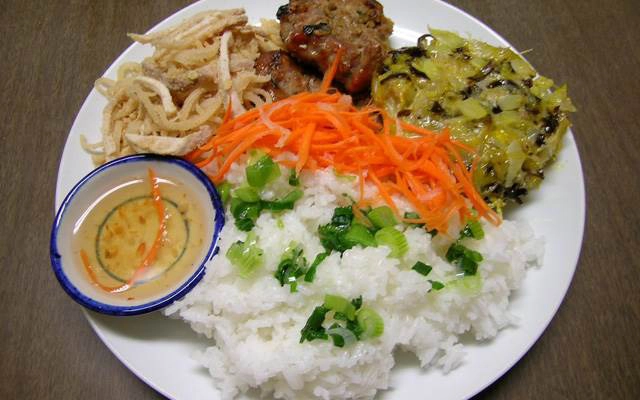 Quán Ăn Minh Hoàng - Bún, Bít Tết, Cơm Phở