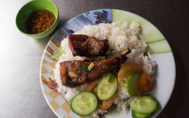 Quán Cơm Út Trúc - Cơm Tấm Sườn Cọng