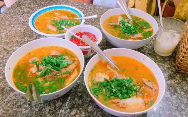 Quán Ăn Quán Hà - Bánh Canh & Hủ Tiếu Xương