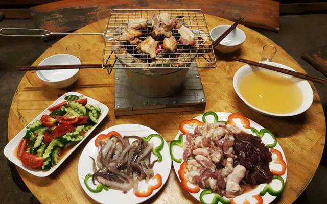 Quán Ăn Quán Lá - Bia Hơi & Ẩm Thực Việt