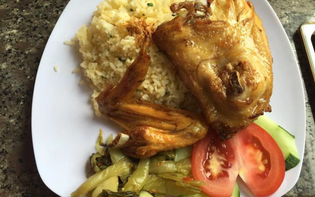 Quán Ăn Quán Lâm - Cơm Gà Xối Mỡ